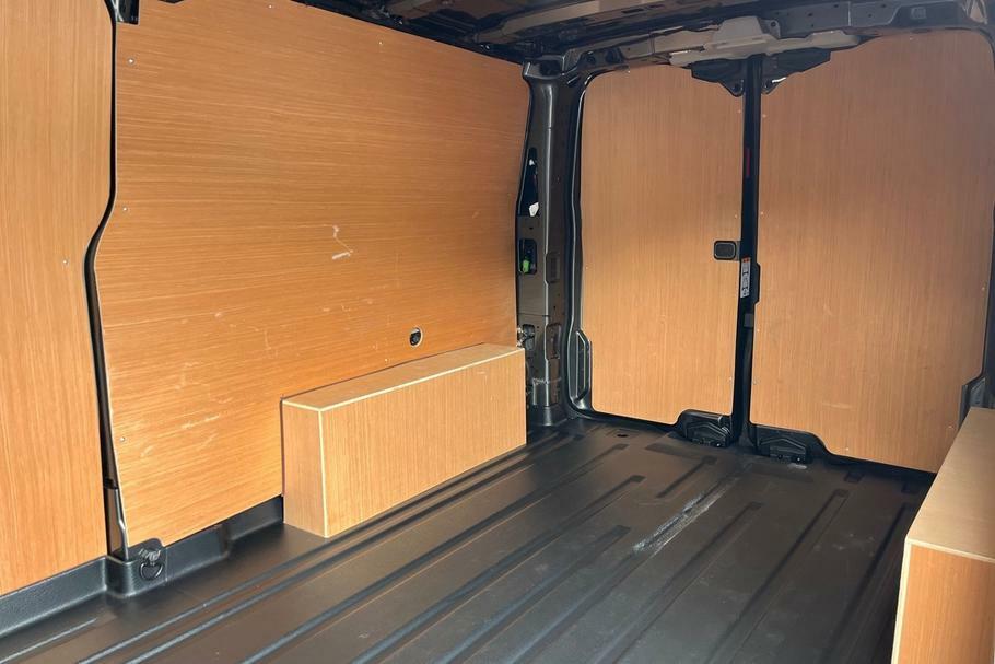 Ford Transit Custom 320 Limited L2 Lwb Fwd 2.5 Phev 232Ps Low Roo  #4