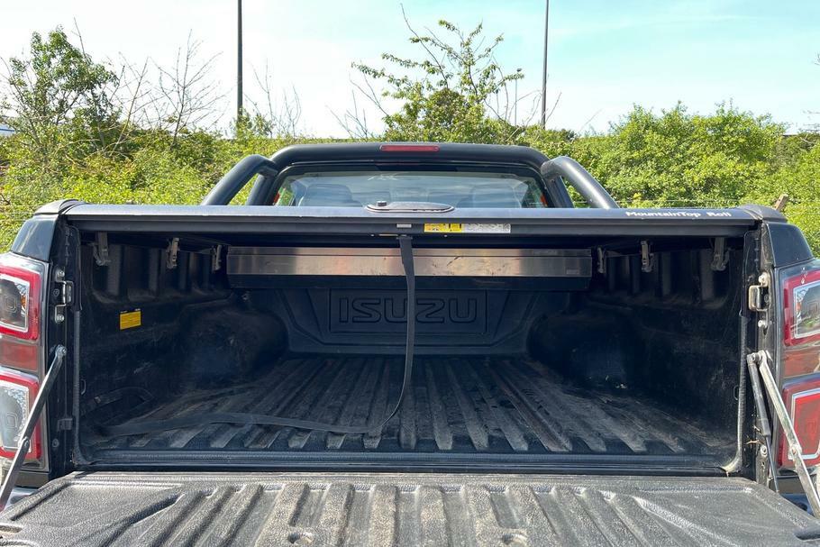 Isuzu D-Max Dl40 1.9 Dl40 4X4 Double Cab Pick Up Black #6