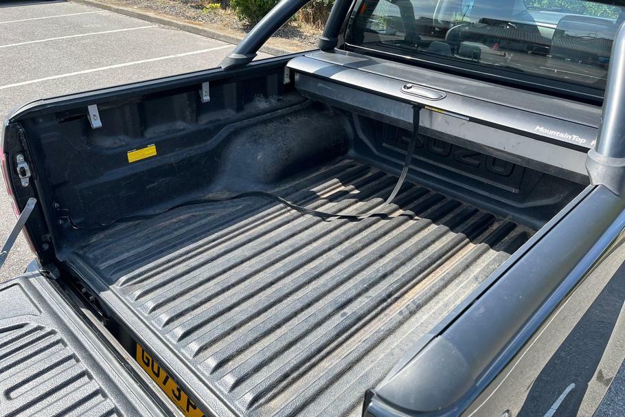 Isuzu D-Max Dl40 1.9 Dl40 4X4 Double Cab Pick Up Black #4