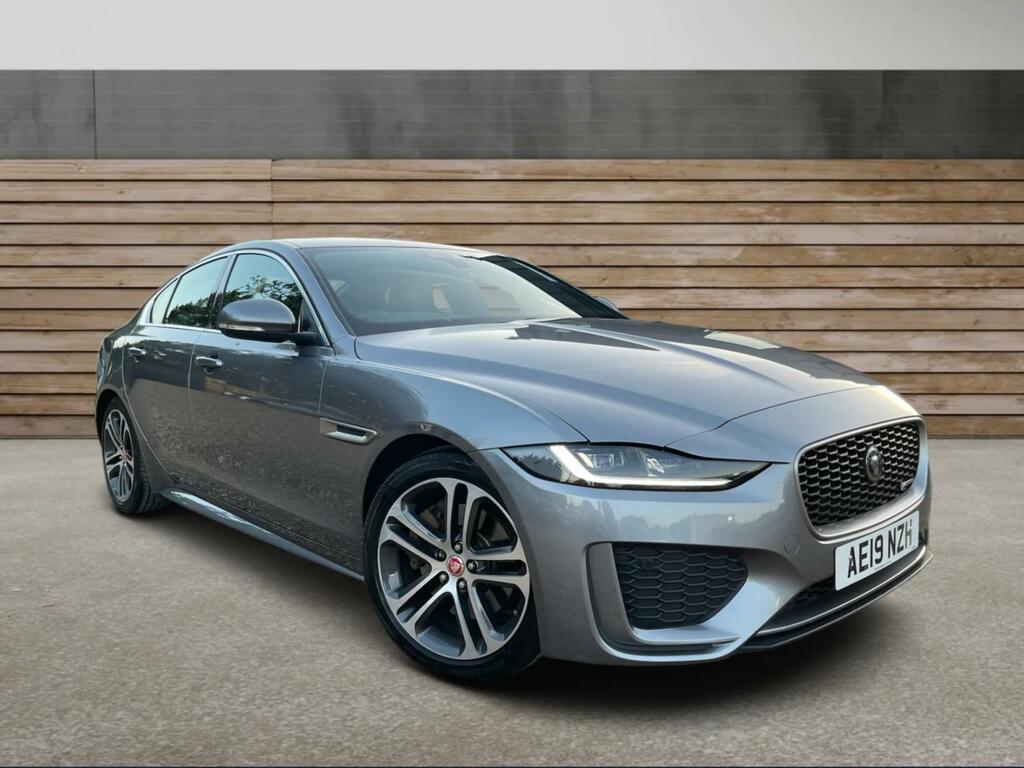 Jaguar XE R-dynamic Se Grey