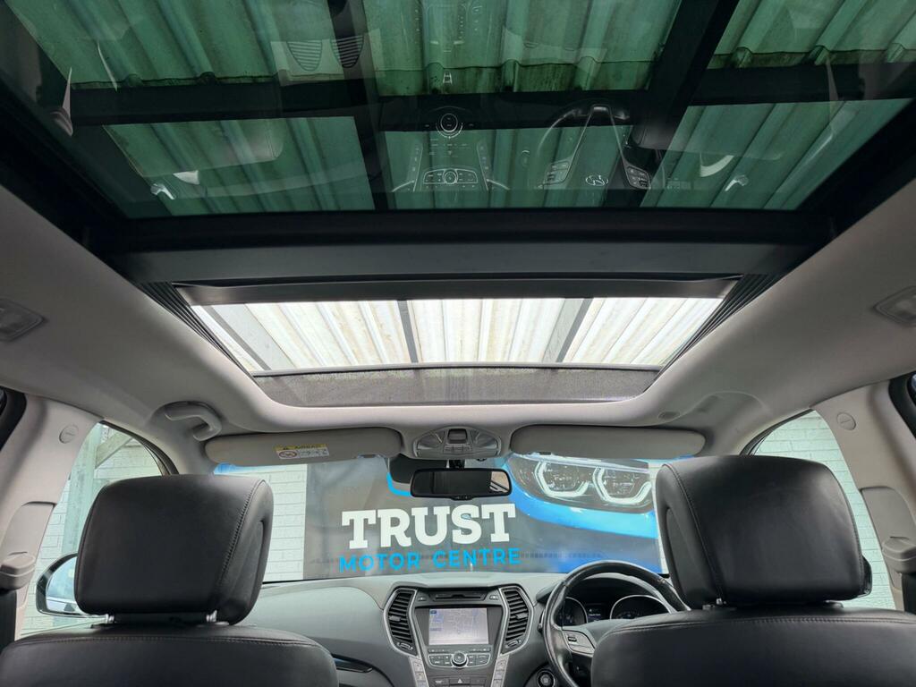 Hyundai Santa Fe 2.2 Crdi Premium Se 7 Seats Mega Spec White #77