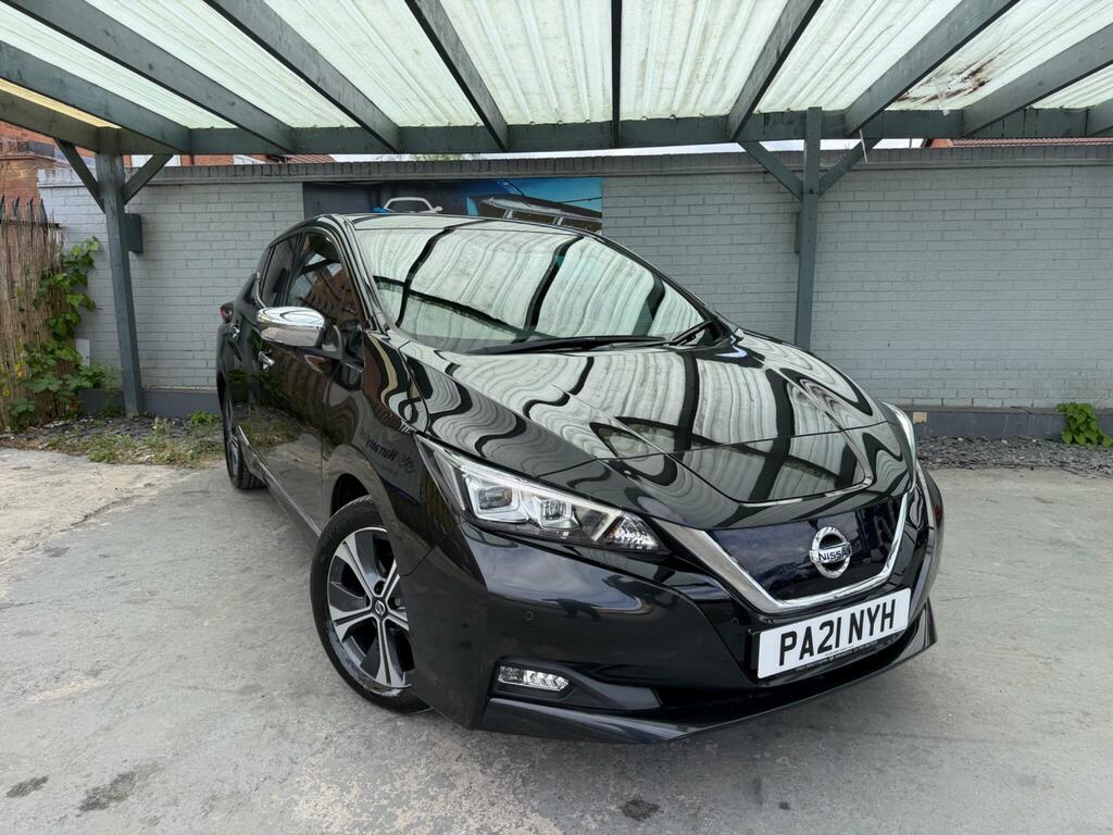 Nissan Leaf Tekna Black #4