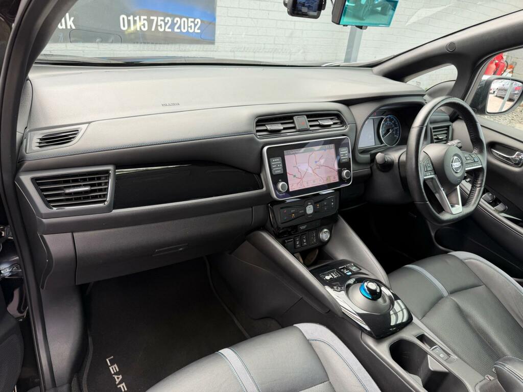 Nissan Leaf Tekna Black #2