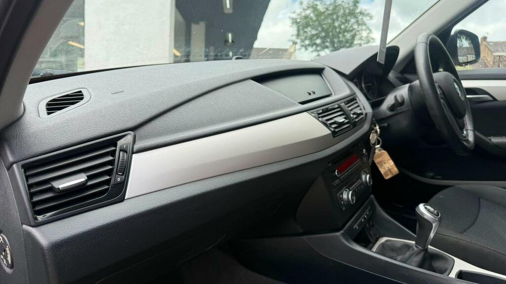 BMW X1 Sdrive 18D Xline Black #29