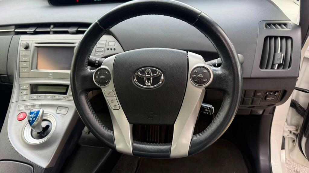 Toyota Prius Hatchback Black #50