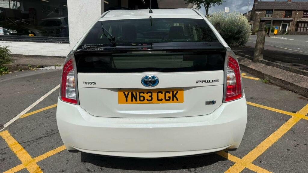 Toyota Prius Hatchback Black #22
