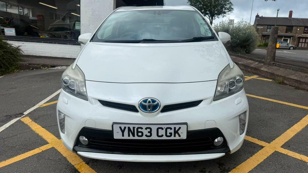 Toyota Prius Hatchback Black #9