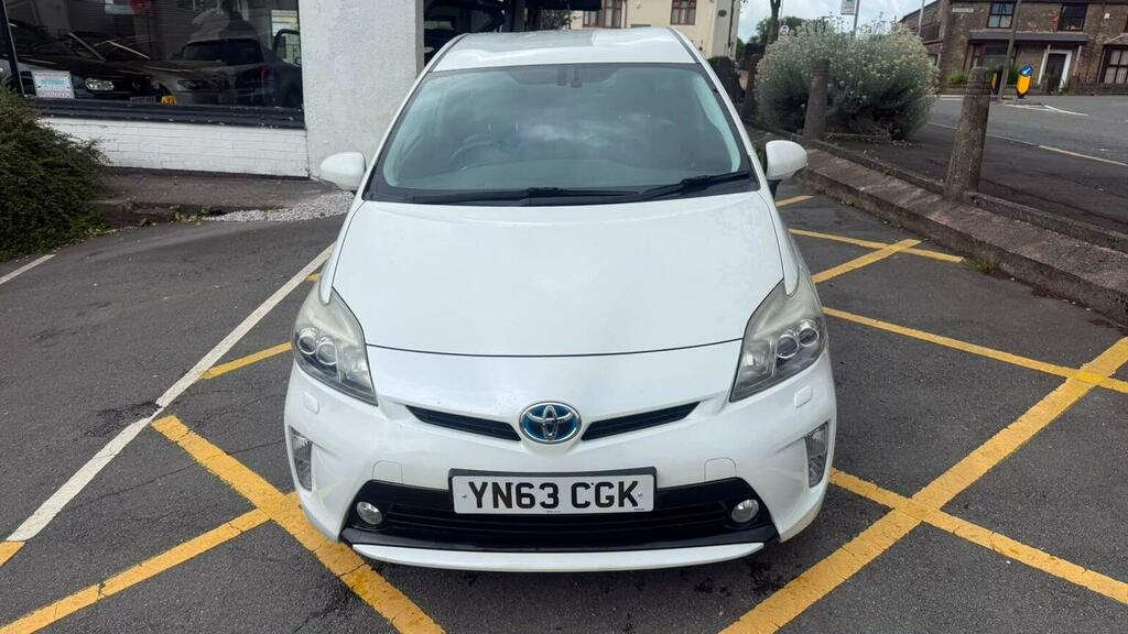 Toyota Prius Hatchback Black #8