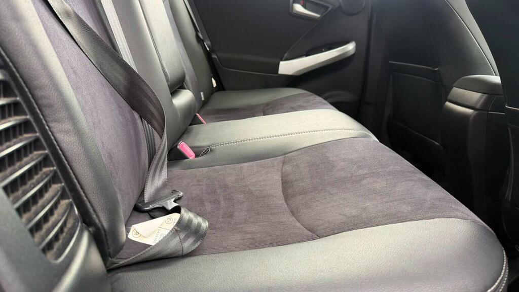 Toyota Prius Hatchback Black #39