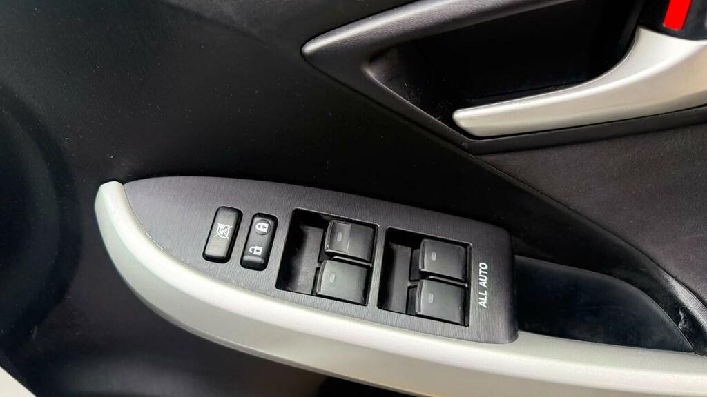 Toyota Prius Hatchback Black #45