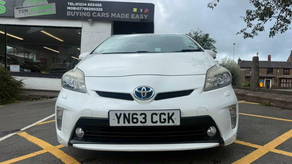 Toyota Prius 1.8 Vvt-h T Spirit Cvt Euro 5 Ss White #2