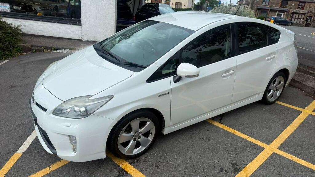 Toyota Prius Hatchback Black #11