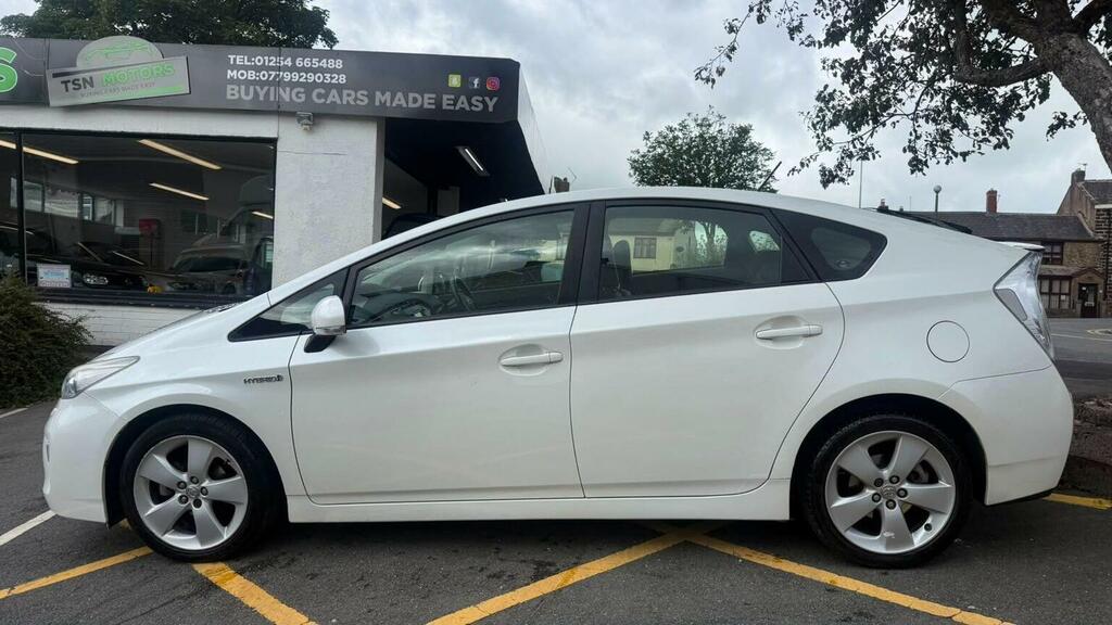 Toyota Prius Hatchback Black #20
