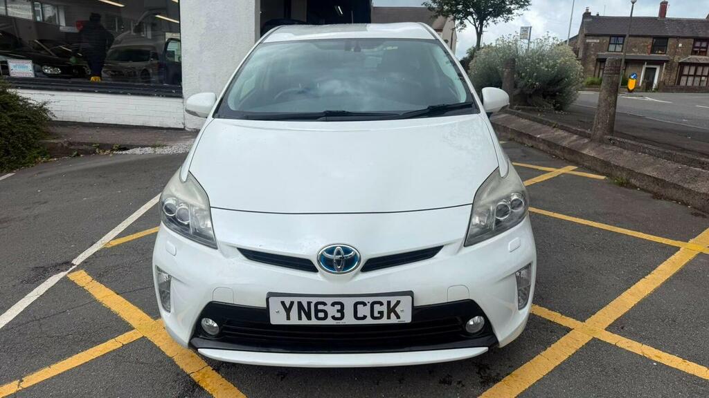 Toyota Prius Hatchback Black #10