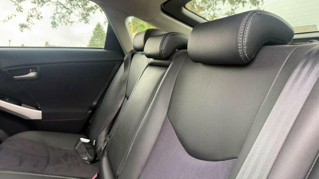 Toyota Prius Hatchback Black #37