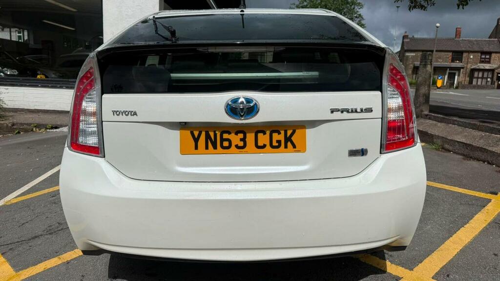 Toyota Prius Hatchback Black #21