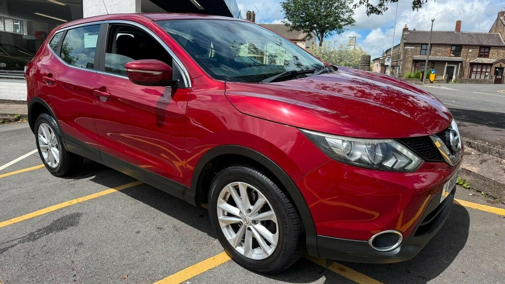 Nissan Qashqai Suv 1.5 Dci Acenta 2Wd Euro 5 Ss 201414 Red