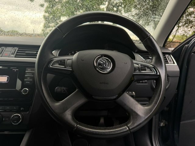Skoda Octavia Elegance Black #38