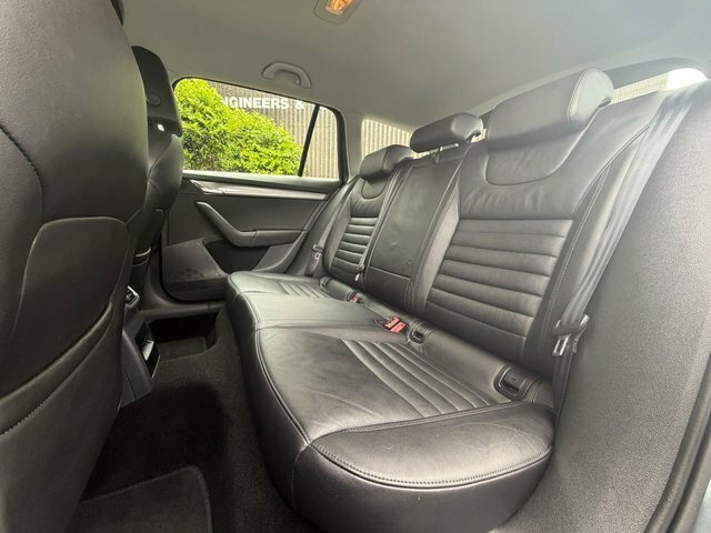 Skoda Octavia Elegance Black #27
