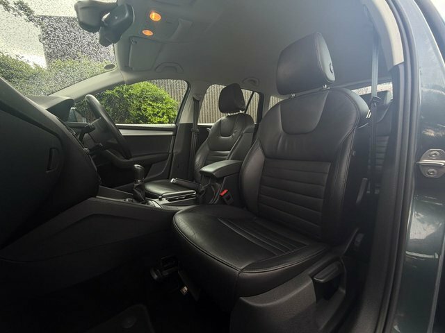 Skoda Octavia Elegance Black #54