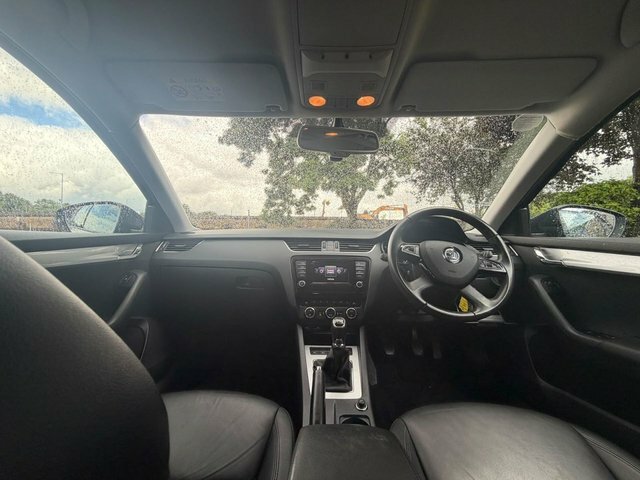 Skoda Octavia Elegance Black #46