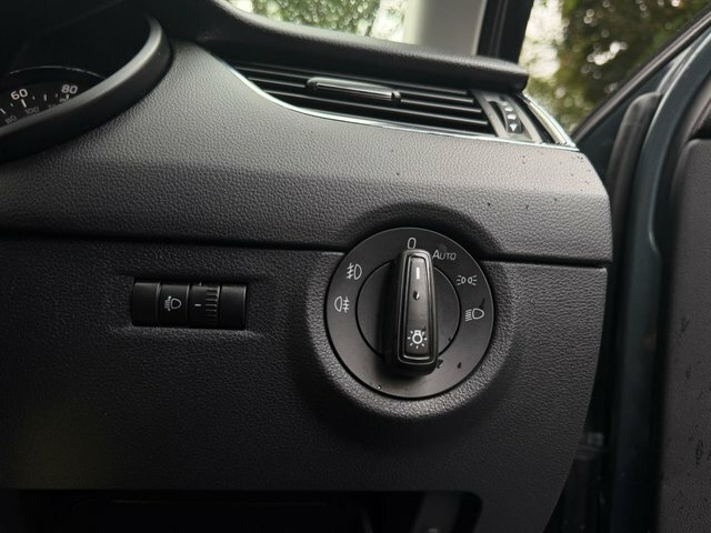 Skoda Octavia Elegance Black #48
