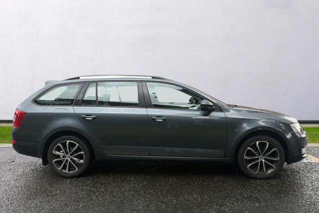 Skoda Octavia Elegance Black #9