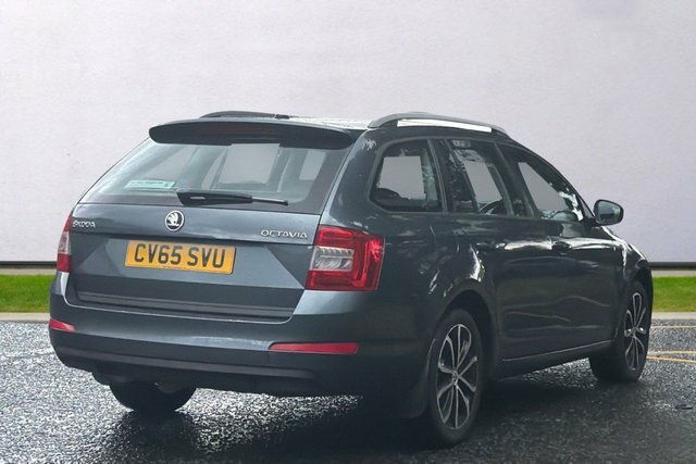 Skoda Octavia Elegance Black #8