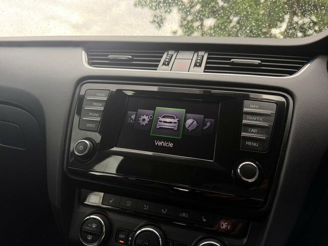Skoda Octavia Elegance Black #34