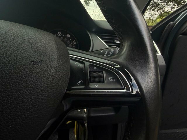 Skoda Octavia Elegance Black #45