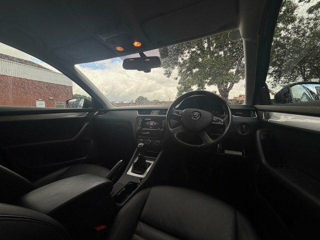 Skoda Octavia Elegance Black #47