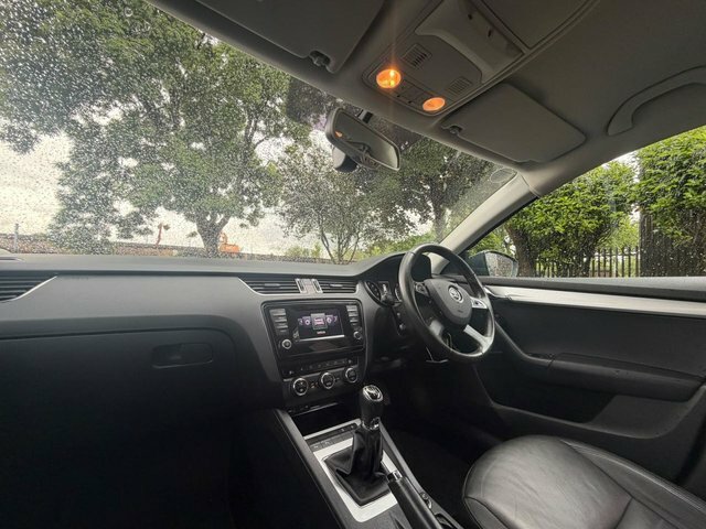 Skoda Octavia Elegance Black #53