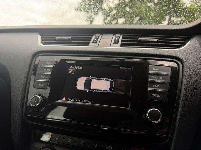 Skoda Octavia Elegance Black #40