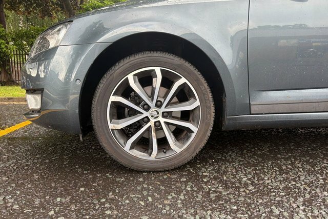 Skoda Octavia Elegance Black #21