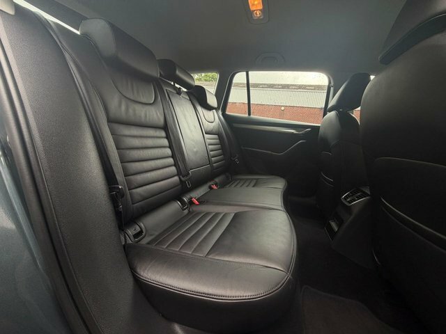 Skoda Octavia Elegance Black #22