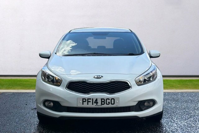 Kia Ceed Vr7 Hatchback White #2