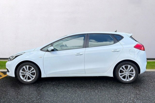Kia Ceed Vr7 Hatchback White #4