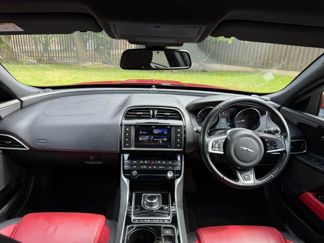 Jaguar XE R-sport Awd Blue #30