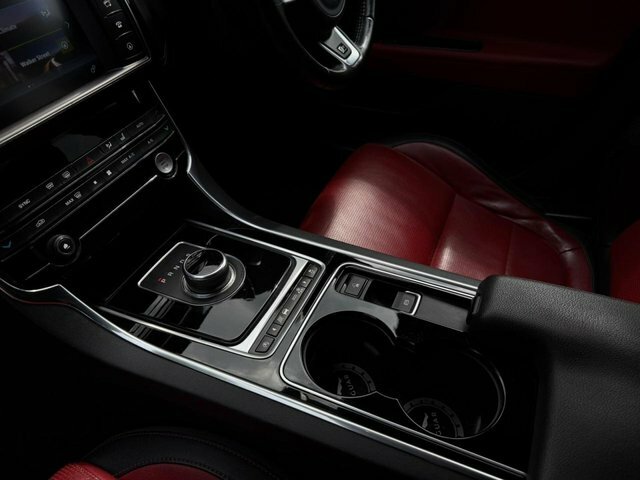 Jaguar XE R-sport Awd Blue #39
