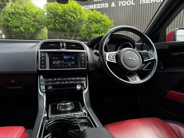 Jaguar XE R-sport Awd Blue #31