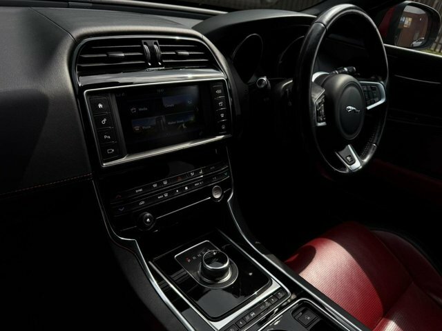 Jaguar XE R-sport Awd Blue #38
