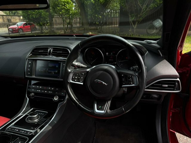 Jaguar XE R-sport Awd Blue #28