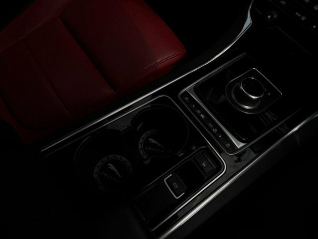 Jaguar XE R-sport Awd Blue #56