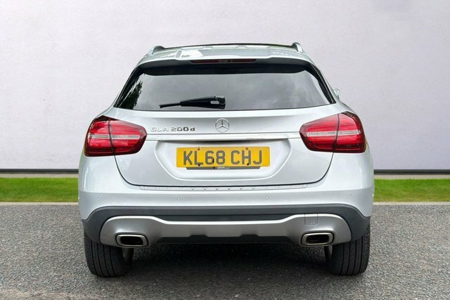 Mercedes-Benz GLA Class Gla200d Sport Premium Plus KL68CHJ Silver #6