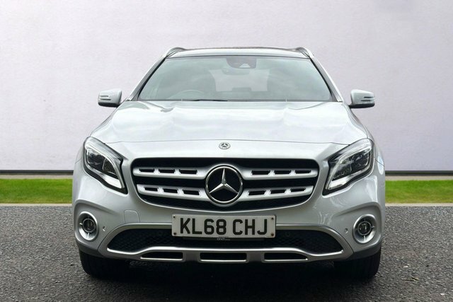 Mercedes-Benz GLA Class Gla200d Sport Premium Plus KL68CHJ Silver #2