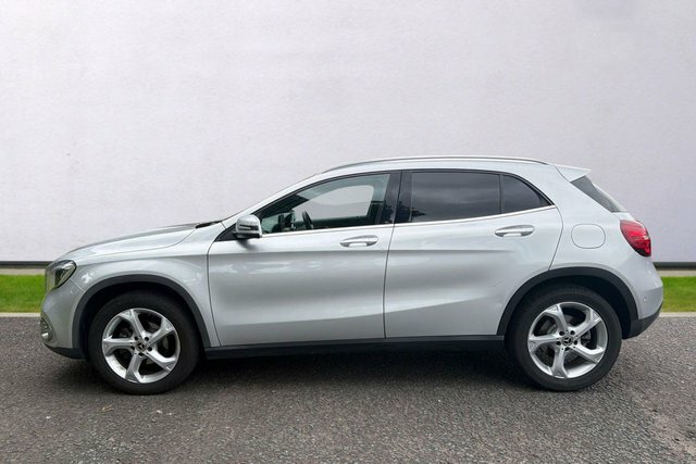 Mercedes-Benz GLA Class Gla200d Sport Premium Plus KL68CHJ Silver #4