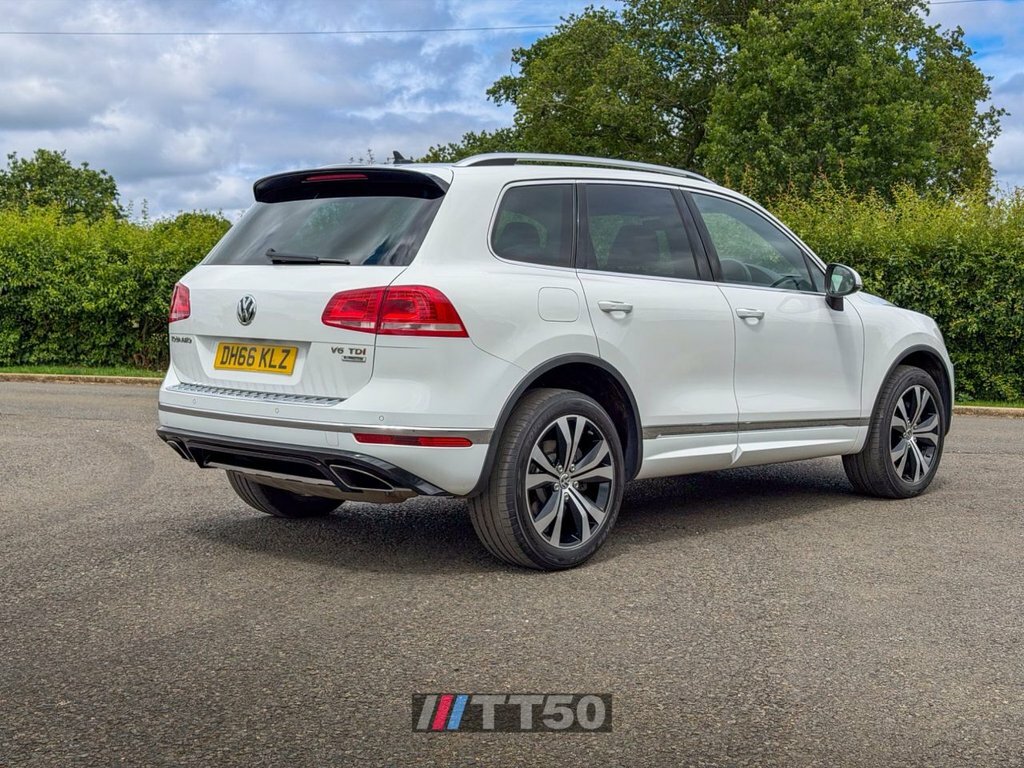 Volkswagen Touareg 3L R-line White #2