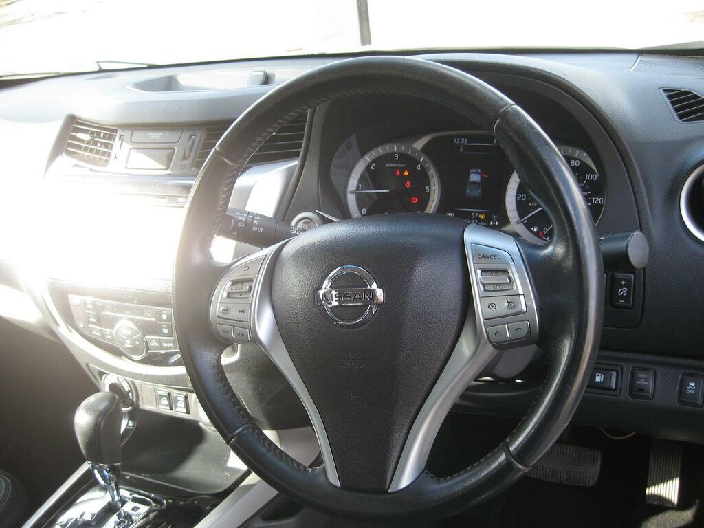 Nissan Navara Pickup 2.3 Dci Tekna Pick Up 201666 White #5