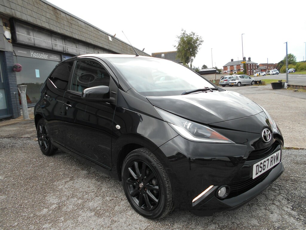 Toyota Aygo Hatchback 1.0 Vvt-i X-press 201767 DS67RVM Black #2