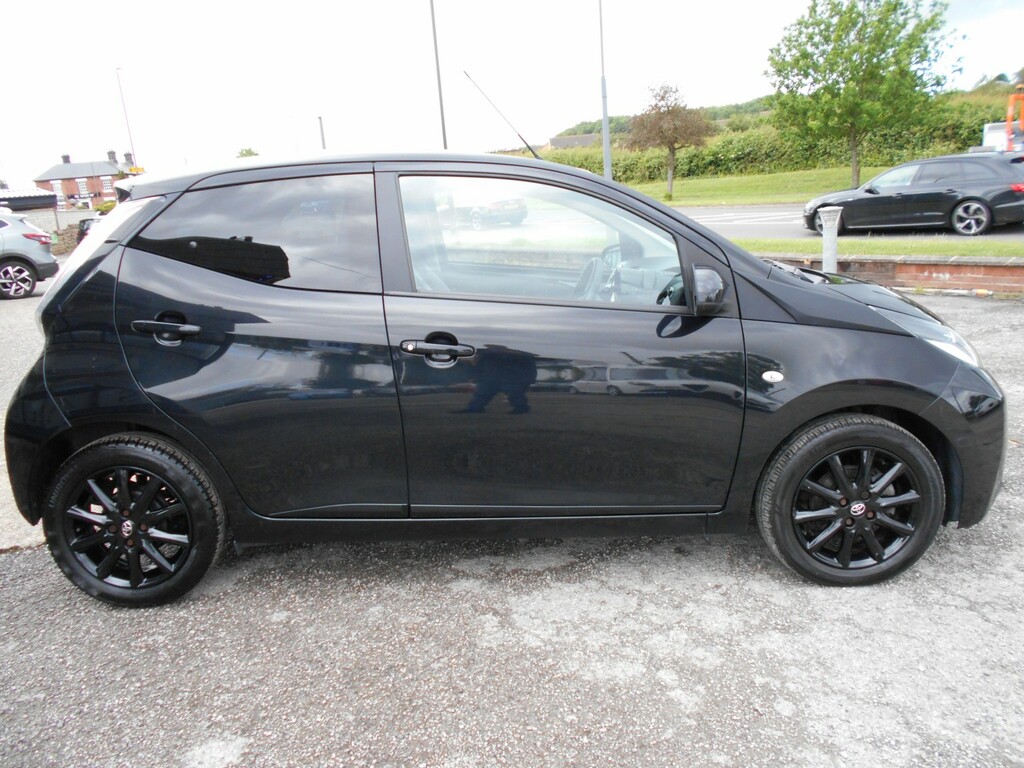 Toyota Aygo Hatchback 1.0 Vvt-i X-press 201767 DS67RVM Black #4